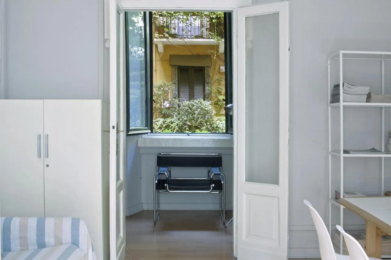 מילאנו Liberty Two-Room Apartment In Porta Venezia איטליה