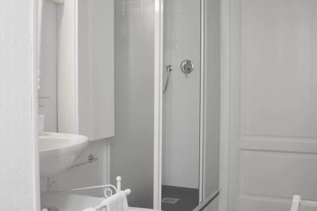 Liberty Two-Room Apartment In Porta Venezia Milano 0*,  Italia