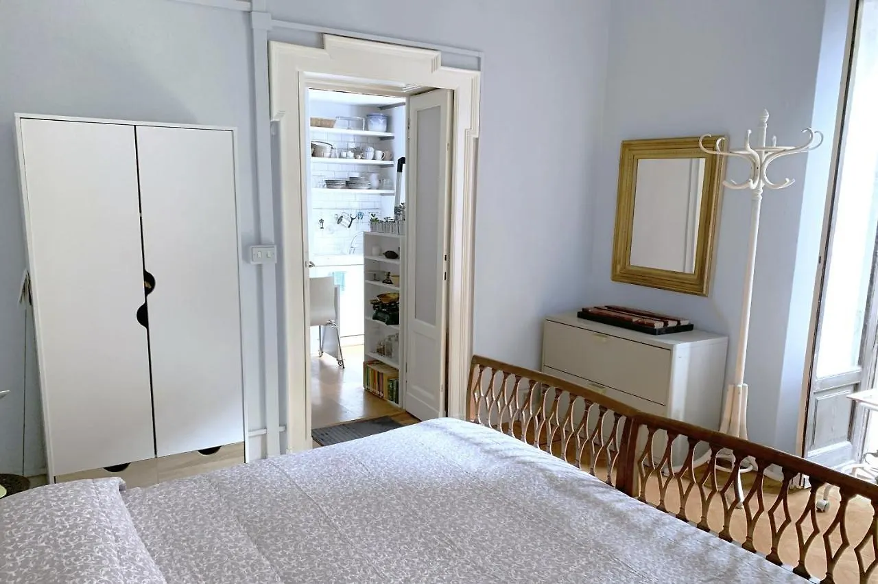 Liberty Two-Room Apartment In Porta Venezia Milano